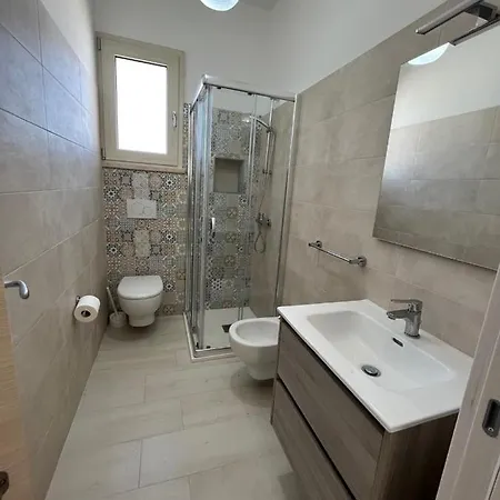 Quasi Nell'acqua Torre Pali